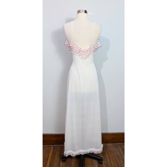 Vanity Fair Mary Poppins 60s Nightgown - Picture 4 of 8